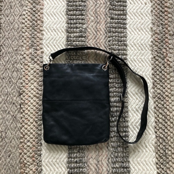 Margot genuine leather crossbody - Picture 3 of 8